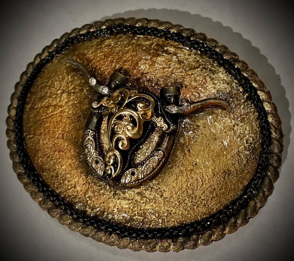 Handmade Longhorn Belt Buckle – Gold Leaf